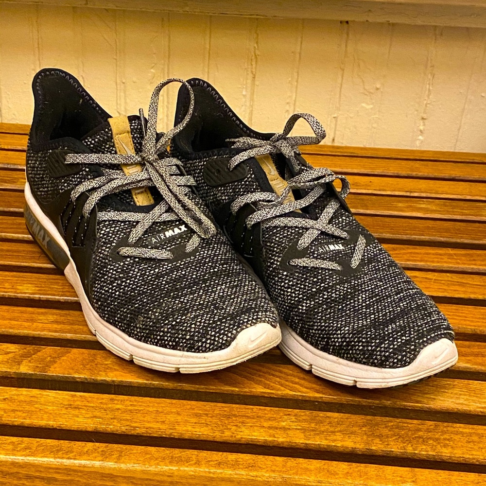 Nike Air Max Women’s 8M